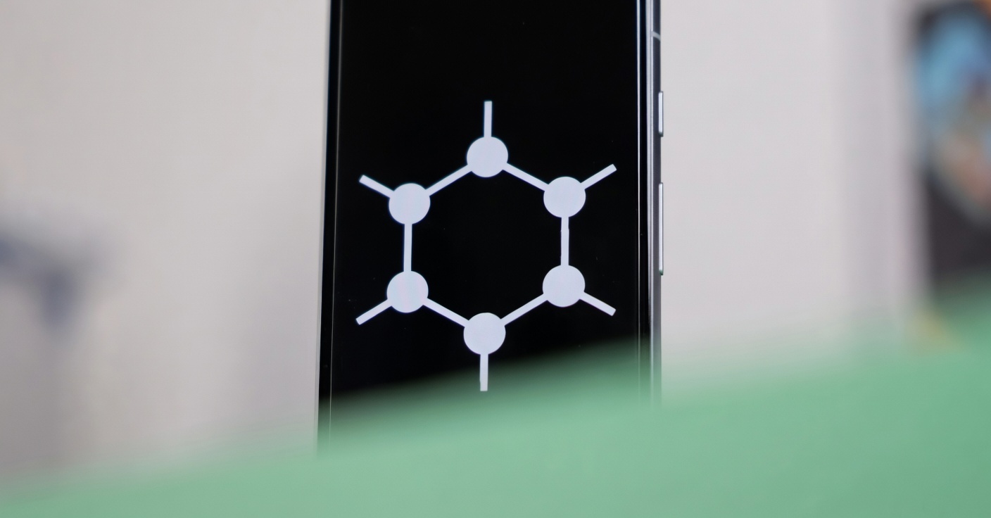 grapahene phone front pg